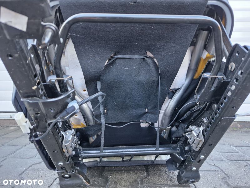 toyota verso i 1 lift fotel 2 rząd prawy tył półskóra - 10