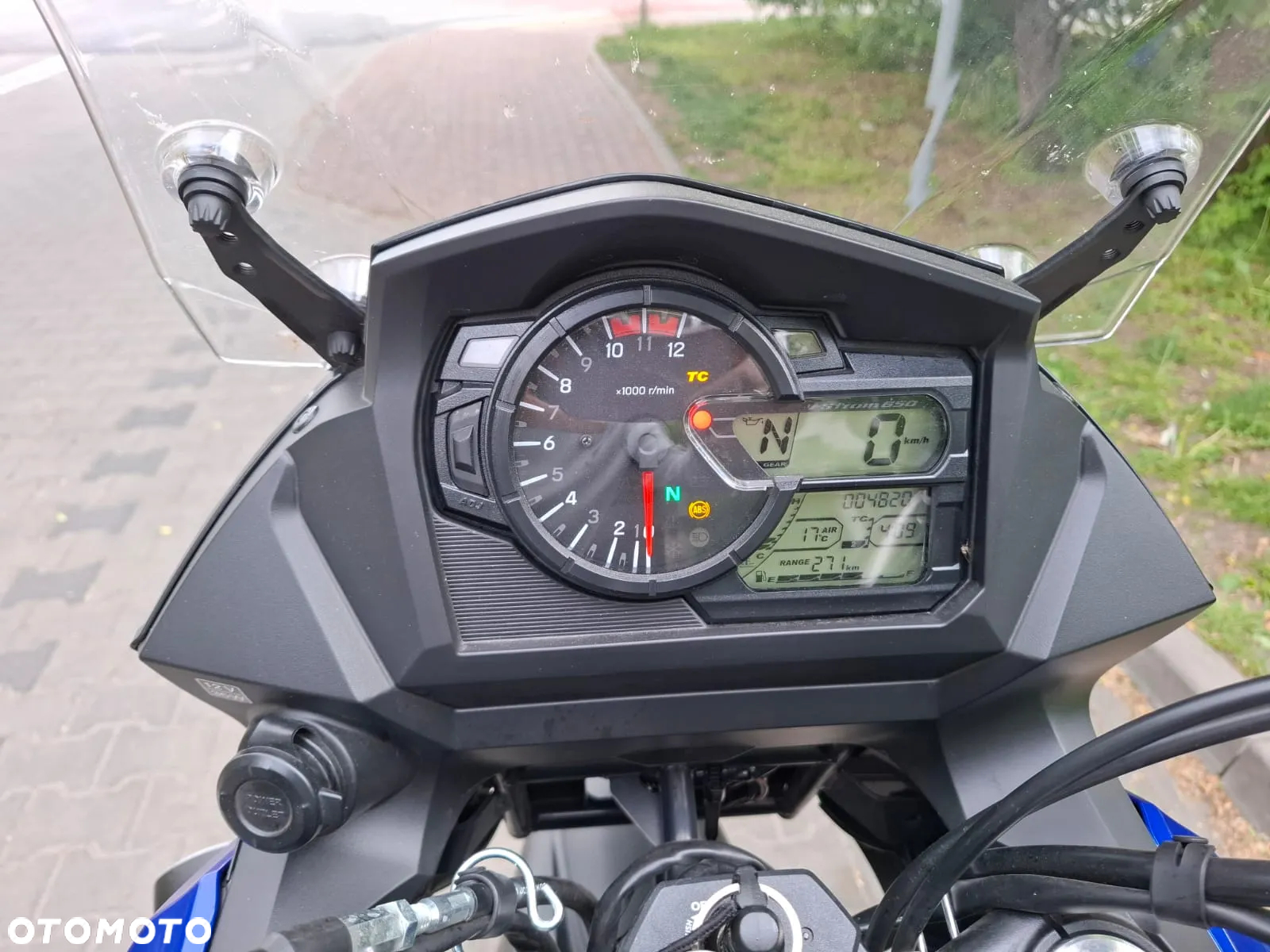 Suzuki V-STROM - 9