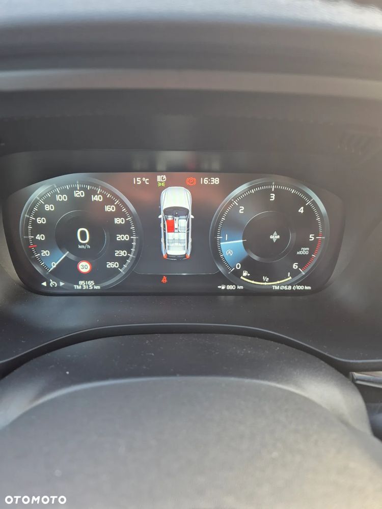 Volvo XC 60 D4 R-Design - 13