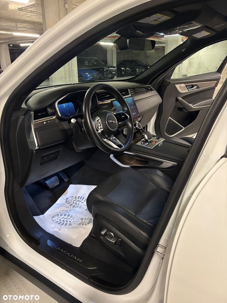 Jaguar F-Pace - 9