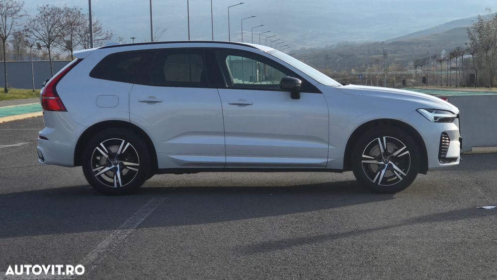 Volvo XC 60 B4 MHEV AWD R-Design - 13