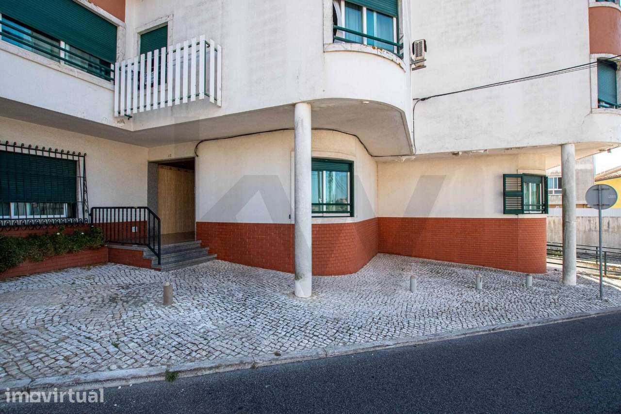 Apartamento T2 com Box e Arrecadação em Casal de Cambra – Conforto, Lu - Grande imagem: 5/21
