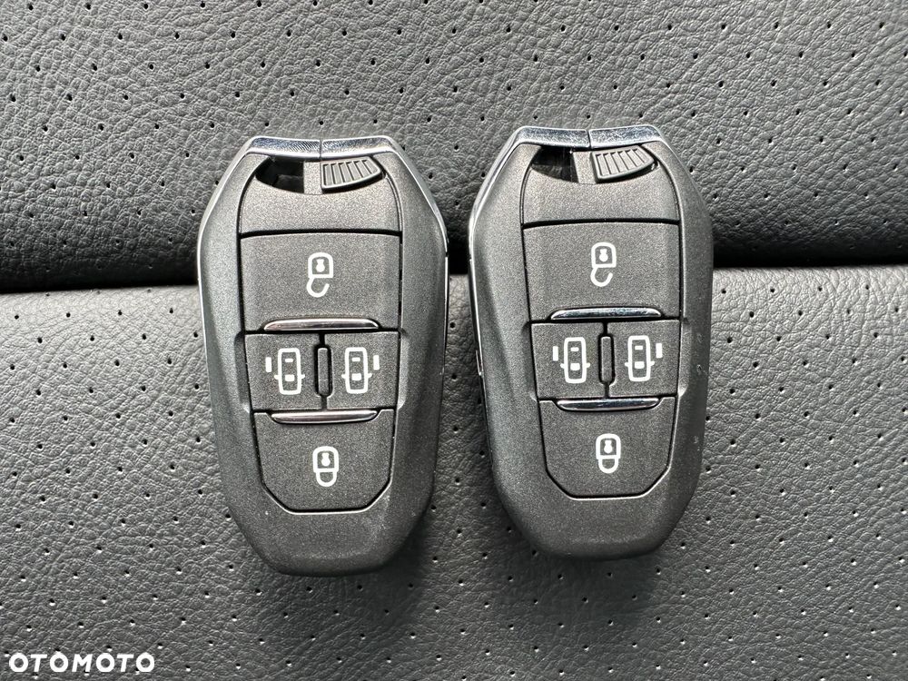 Peugeot Traveller 2.2 BlueHDi Long Business VIP EAT8 - 26