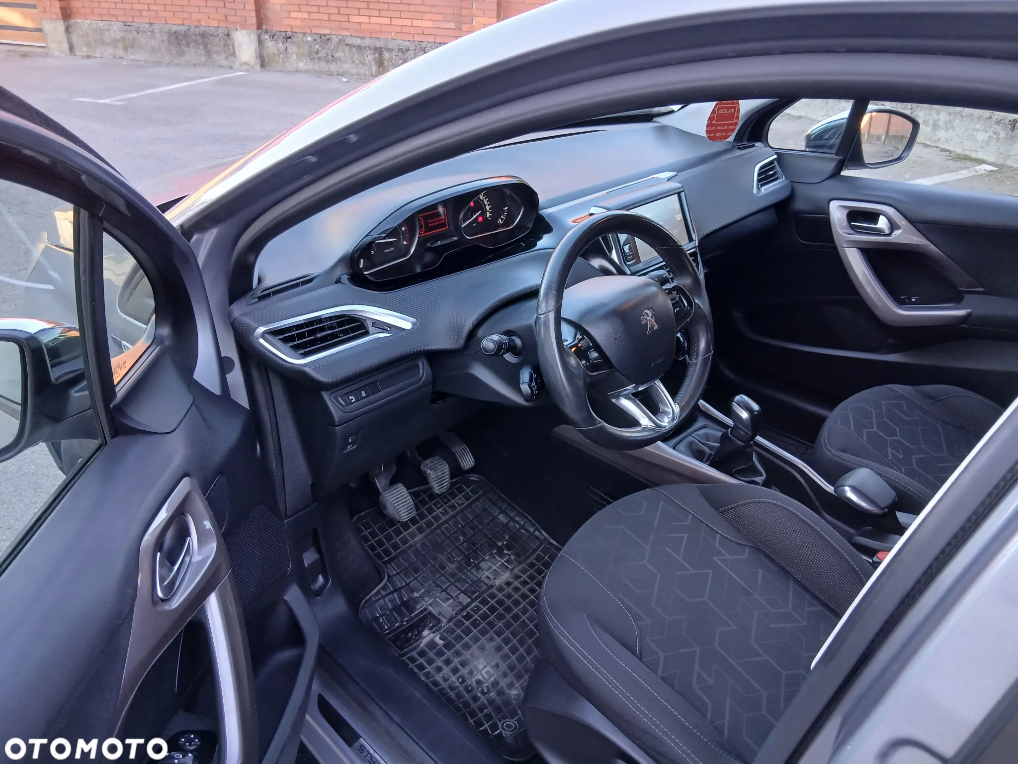 Peugeot 2008 - 7