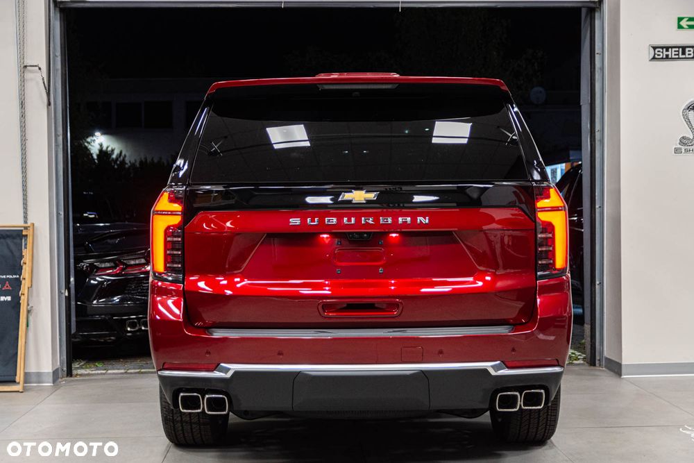 Chevrolet Suburban - 11