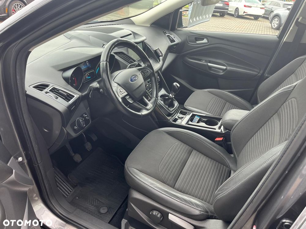 Ford Kuga 2.0 TDCi 2x4 Titanium - 16