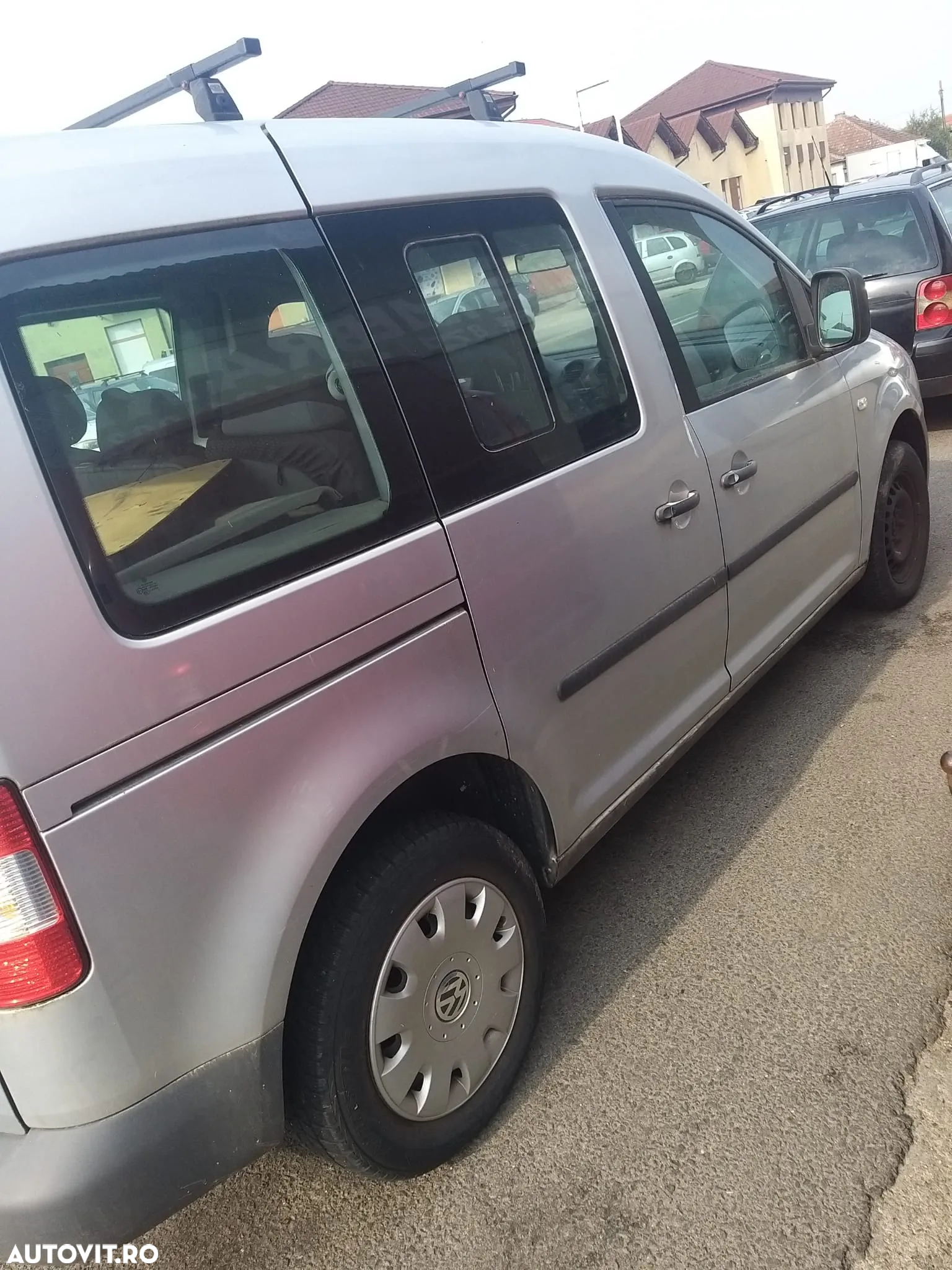 Dezmembram Volkswagen Caddy 1.9 TDI , cod motor: BLS , an din 2005-2011 - 3