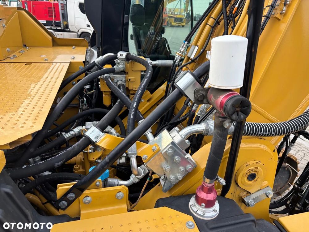 Caterpillar 330 07C - 25
