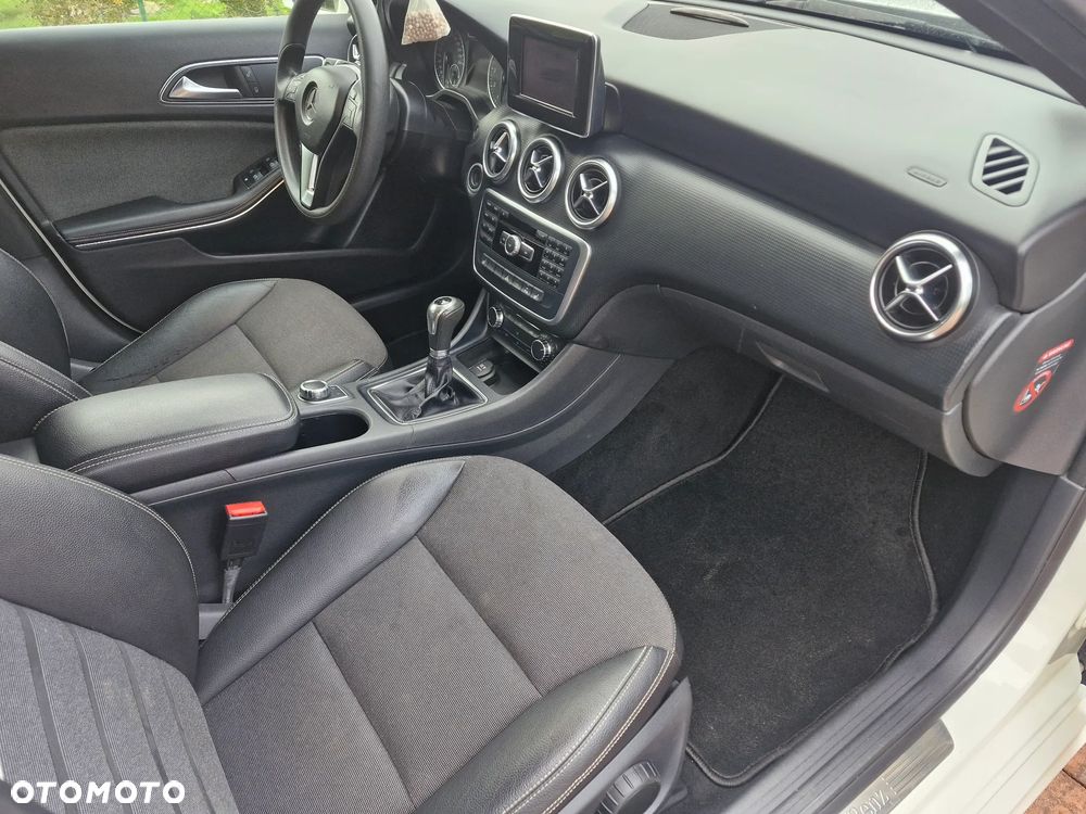 Mercedes-Benz Klasa A 180 (BlueEFFICIENCY) - 26