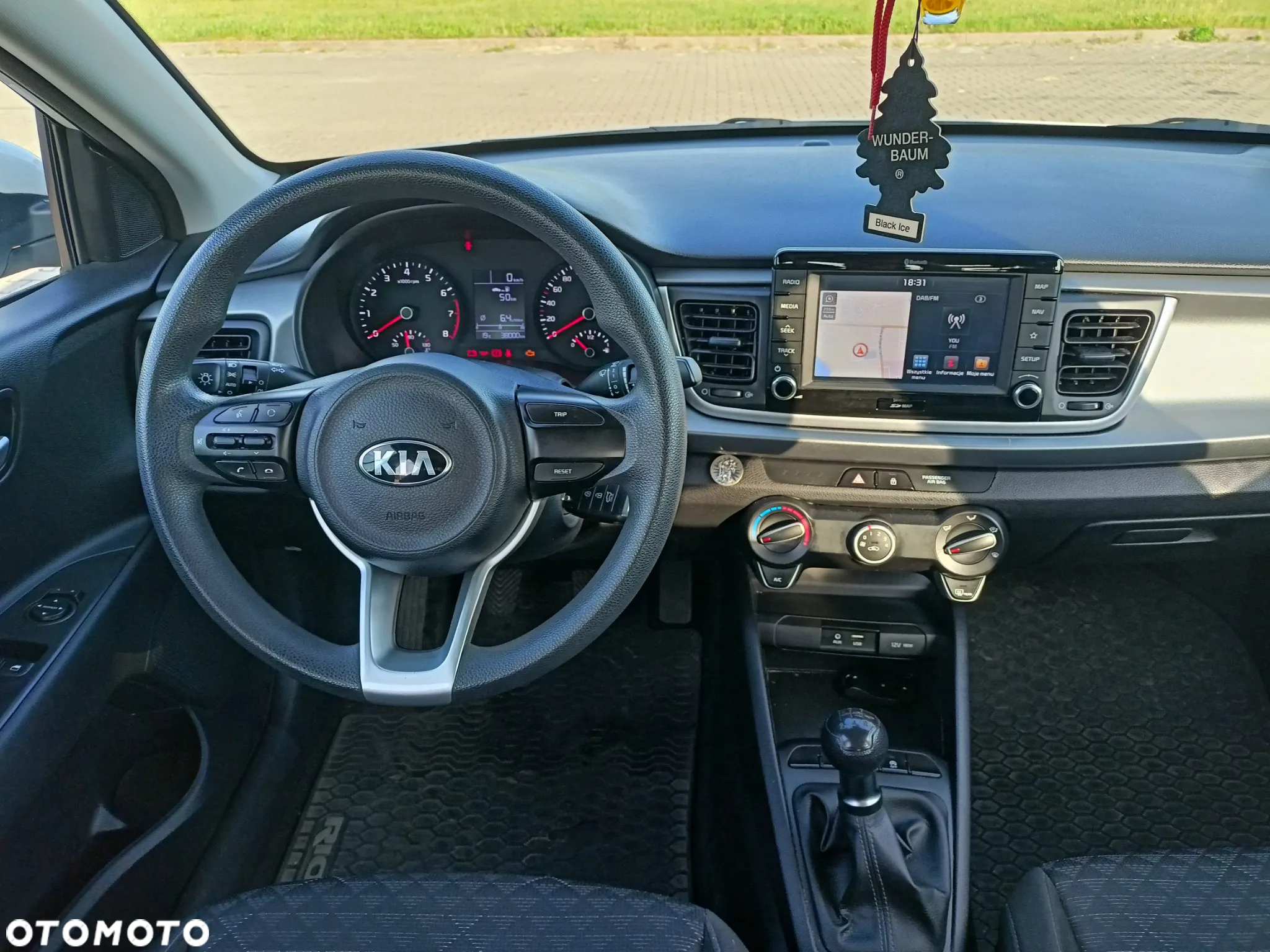 Kia Rio 1.2 L - 12