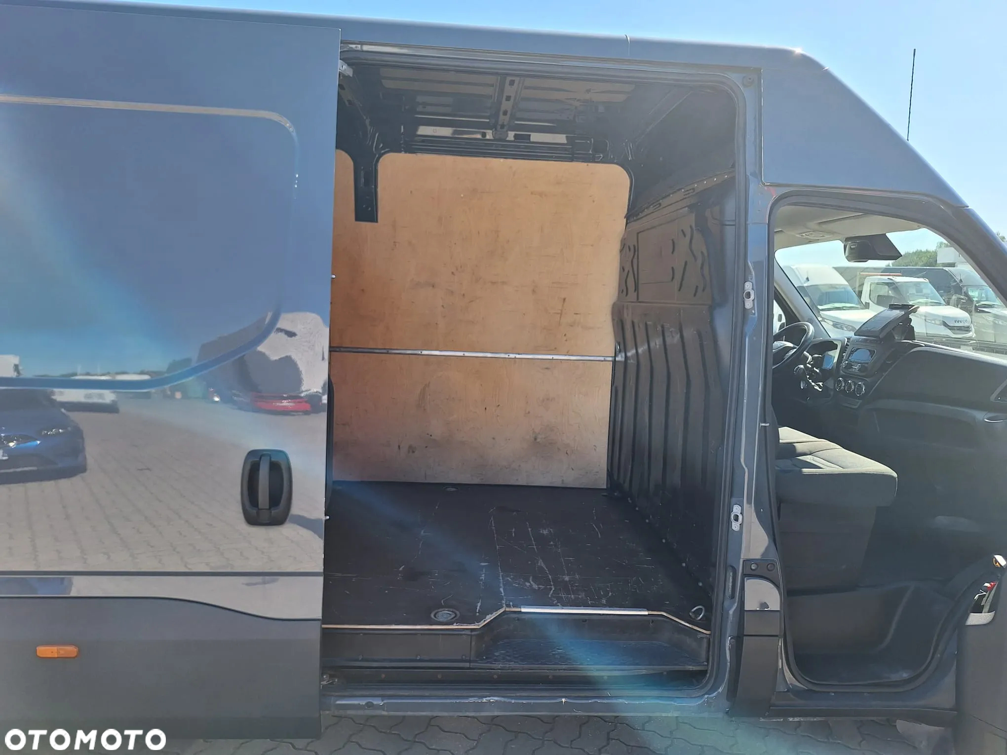 Iveco Daily 35S18 furgon maxi 16m / Krajowy / 3.0 180KM - 8