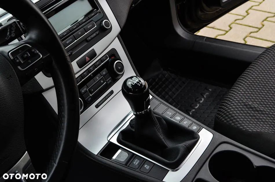 Volkswagen Passat 2.0 TDI Comfortline - 31