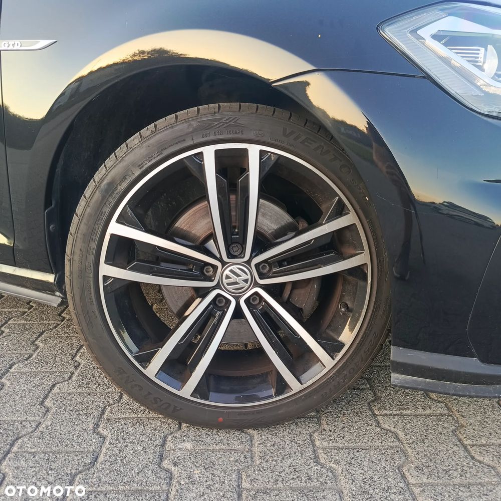 Volkswagen Golf - 15