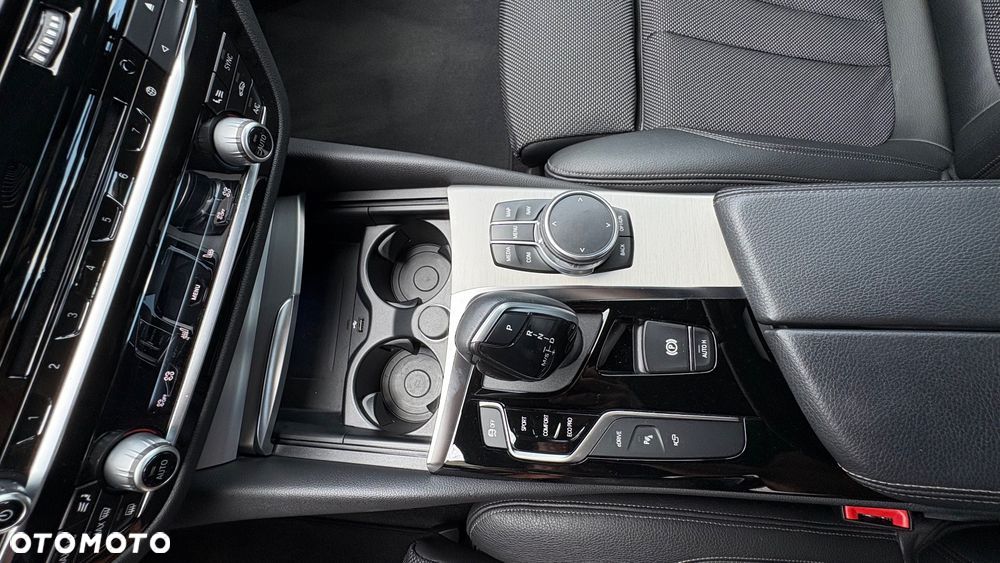 BMW Seria 5 530e iPerformance GPF M Sport sport - 32