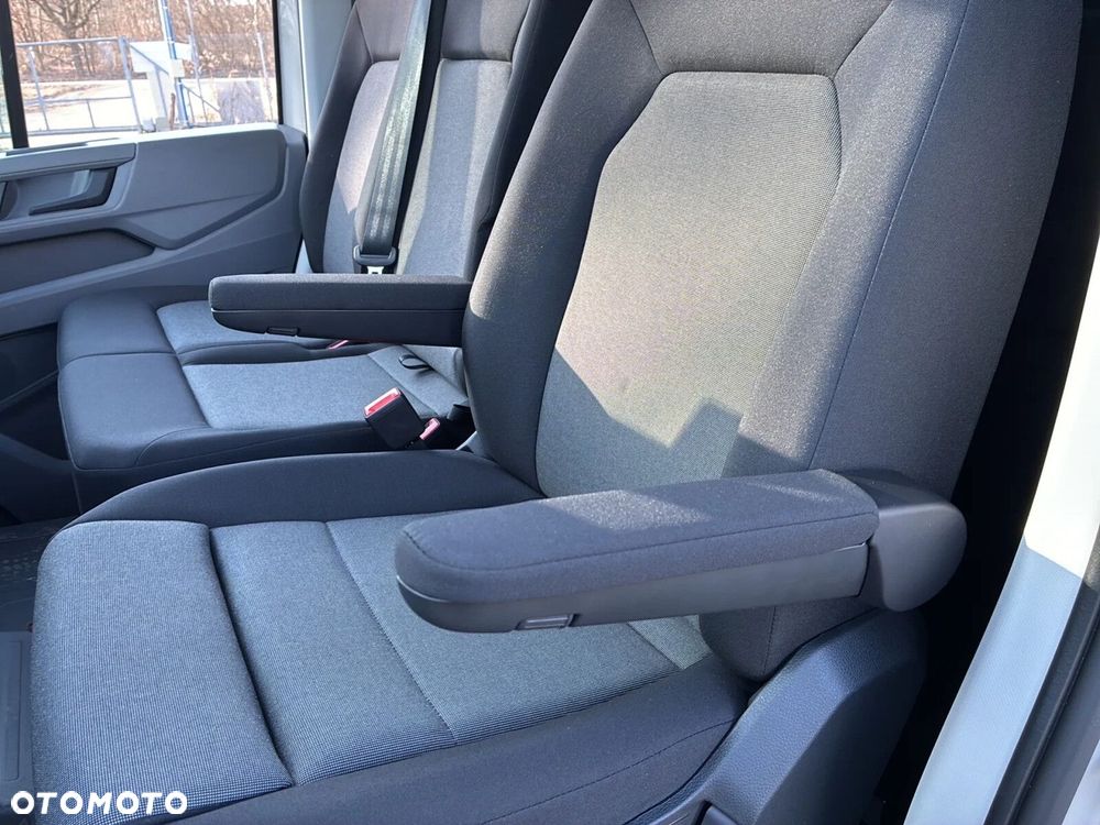 Volkswagen Crafter 35 Furgon L4H3, 2.0BiTDI 177KM, Wysoki dach, r. o. 4490mm - 16