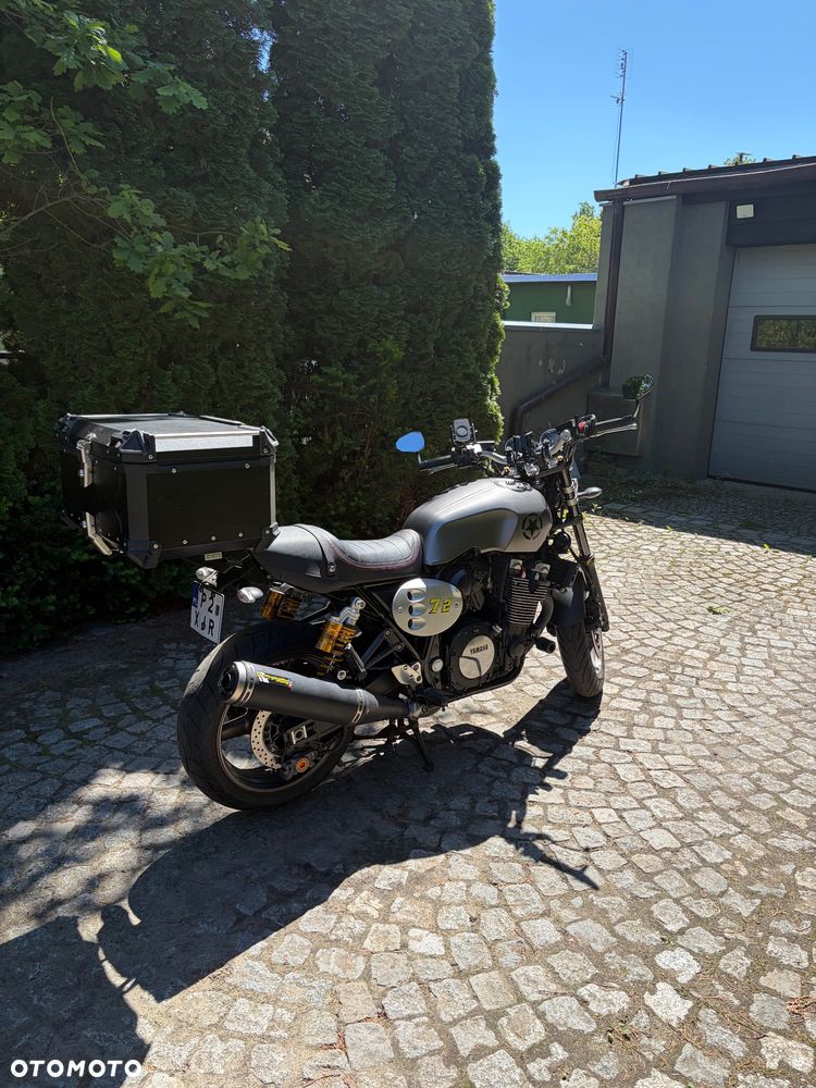 Yamaha XJR - 3