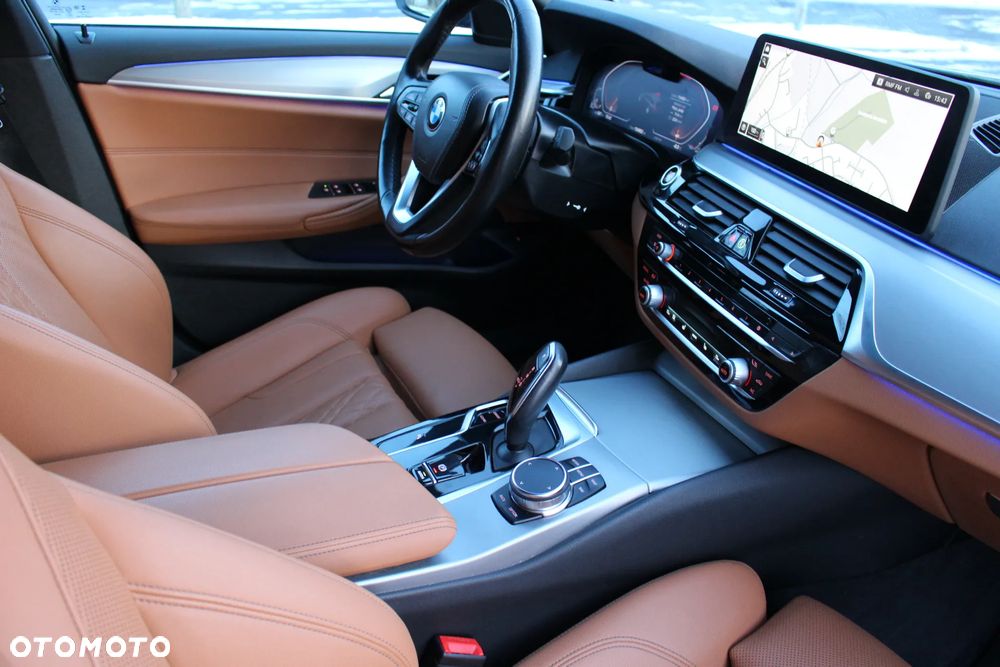 BMW Seria 5 520d Luxury Line sport - 22