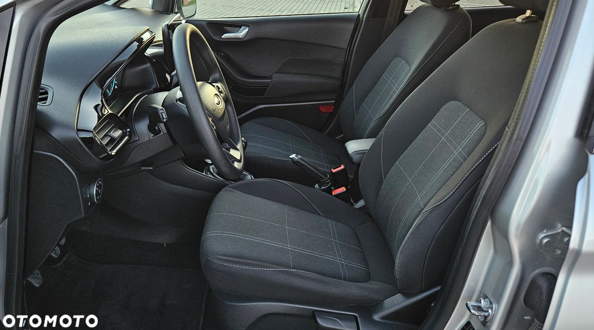 Ford Fiesta 1.0 EcoBoost S&S TITANIUM - 5