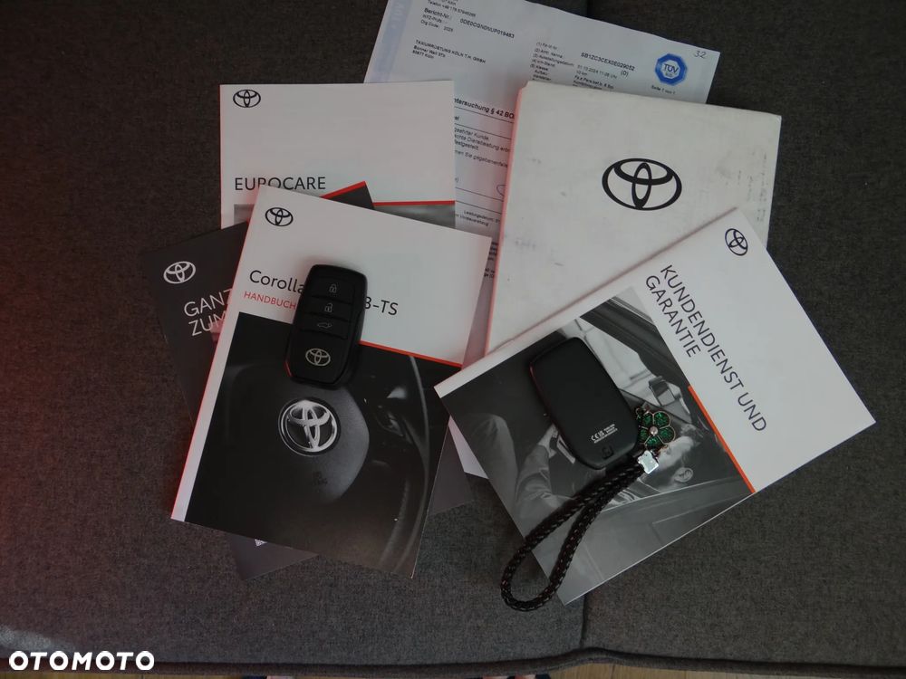 Toyota Corolla 2.0 Hybrid Executive - 40