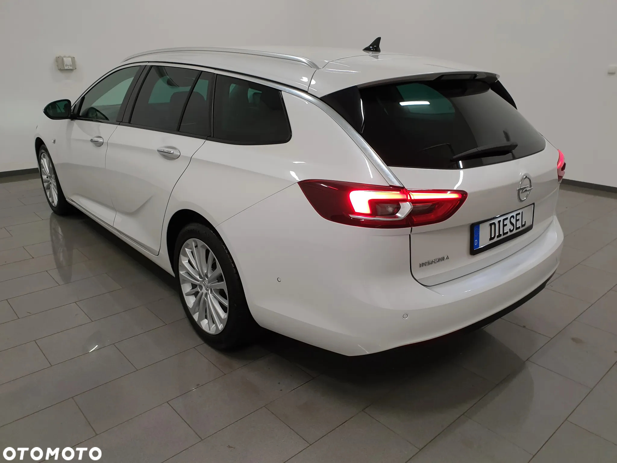 Opel Insignia Sports Tourer 2.0 Diesel Automatik Innovation - 4