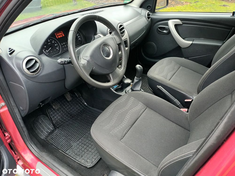 Dacia Sandero Stepway 1.6 - 9