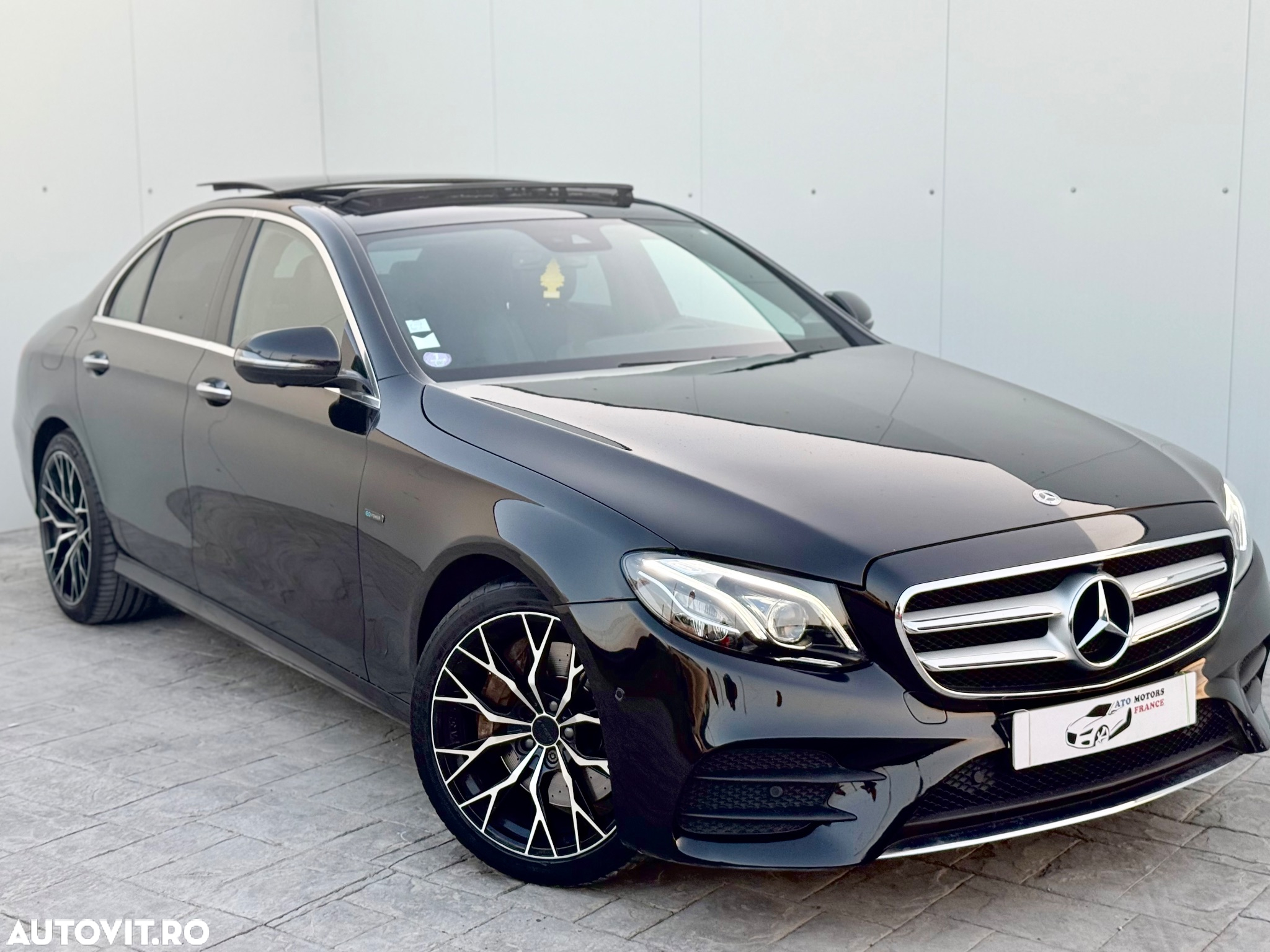 Mercedes-Benz E 300 de 9G-TRONIC AMG Line - 2
