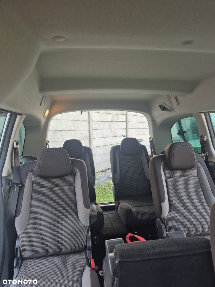 Peugeot Partner 1.6 HDi Outdoor 7os - 14