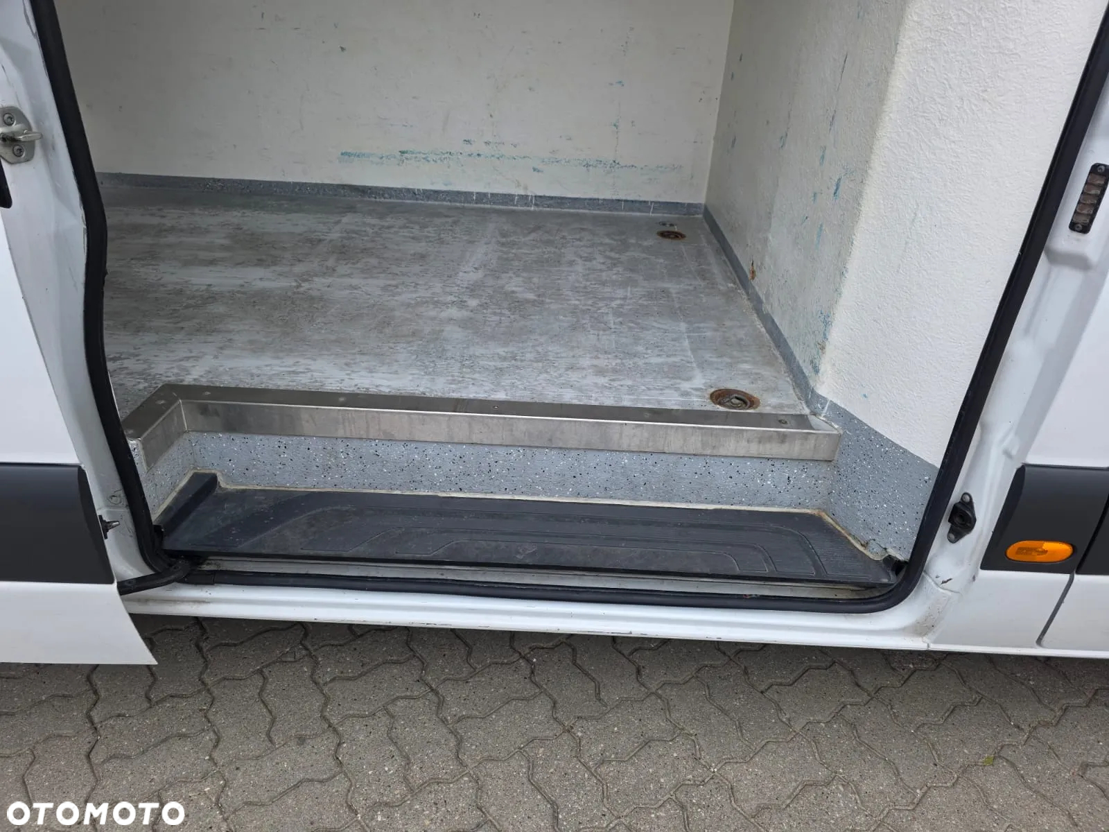 Mercedes-Benz 319 Chłodnia Mroźnia Maxi Balszak Krajowy Automat Silnik 3l 190 KM + 230V - 12