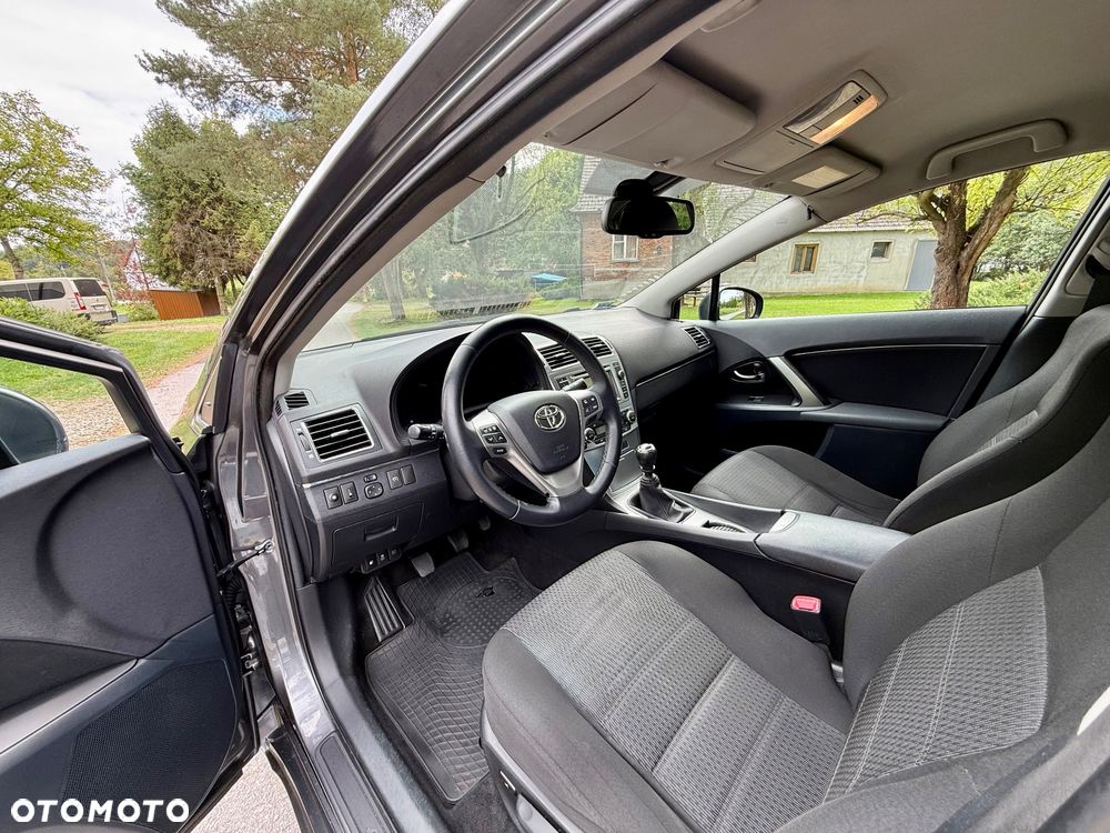 Toyota Avensis 2.2 D-4D Premium - 18