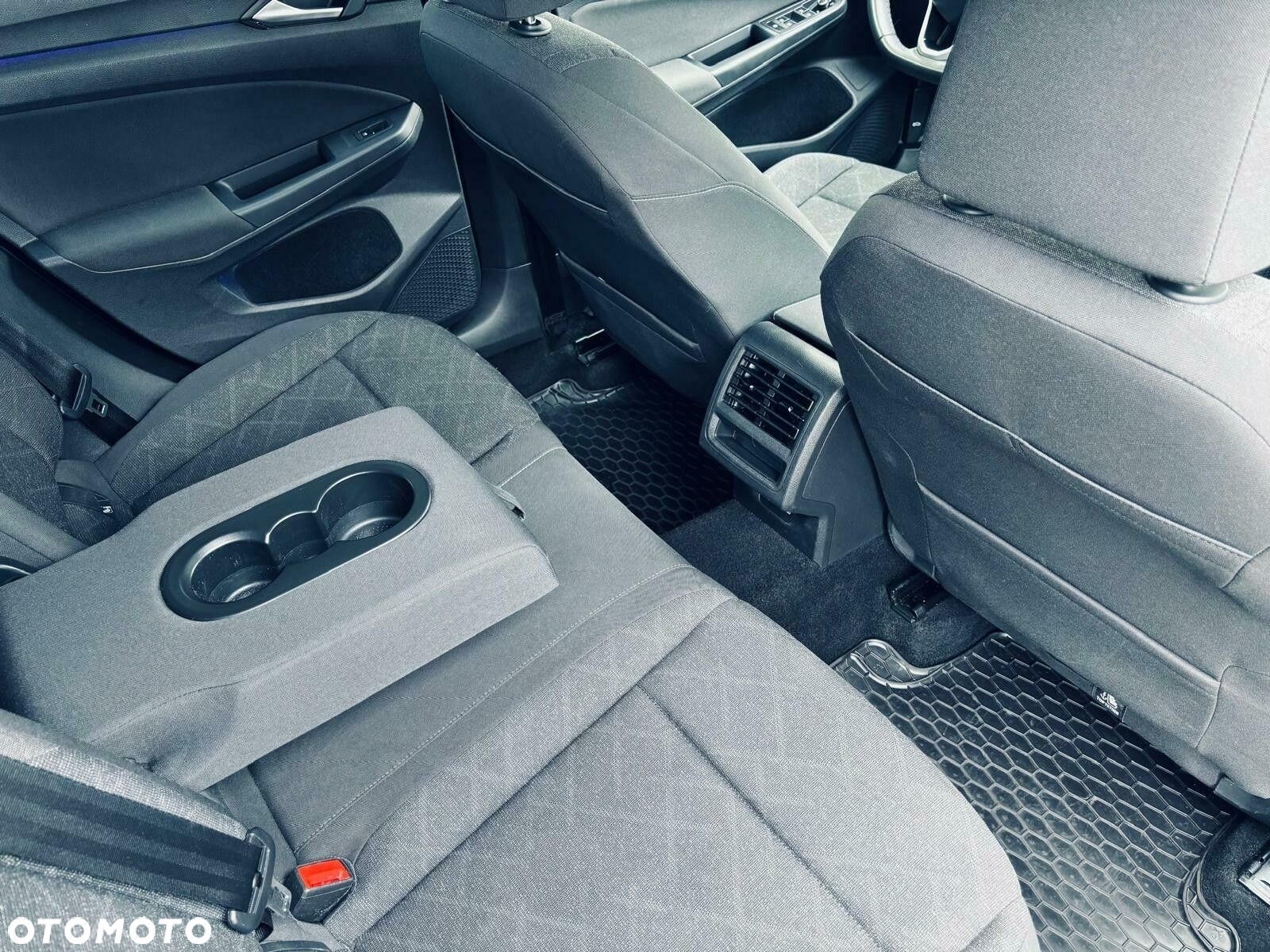 Volkswagen Golf VIII 1.5 TSI EVO Life - 18