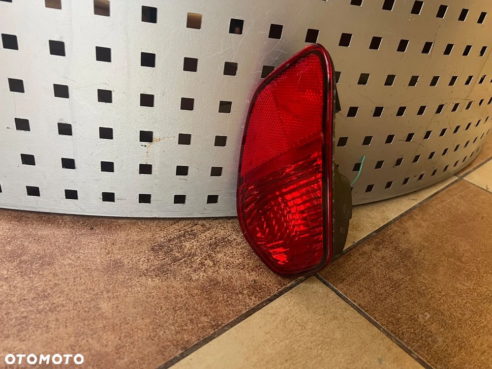 LAMPA PRZECIWMGIELNA TYŁ TYLNA MITSUBISHI OUTLANDER III LIFT ORYGINAŁ