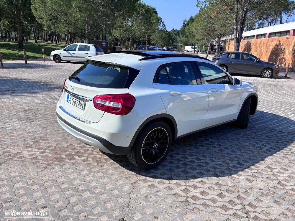Mercedes-Benz GLA 180 d - 6