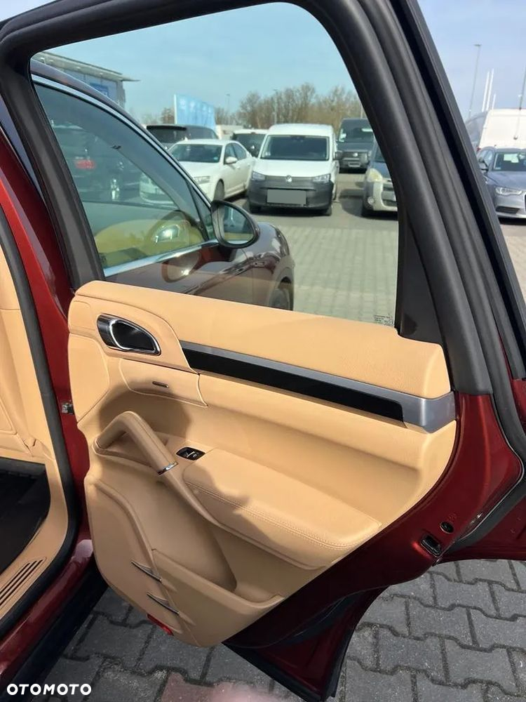Porsche Cayenne Standard - 21