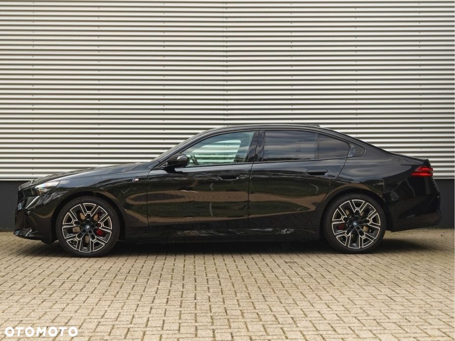 BMW Seria 5 520d xDrive mHEV M Sport - 2