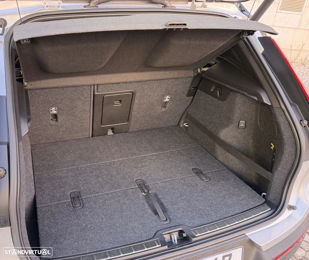 Volvo XC 40 1.5 T3 R-Design Tech Edition - 29