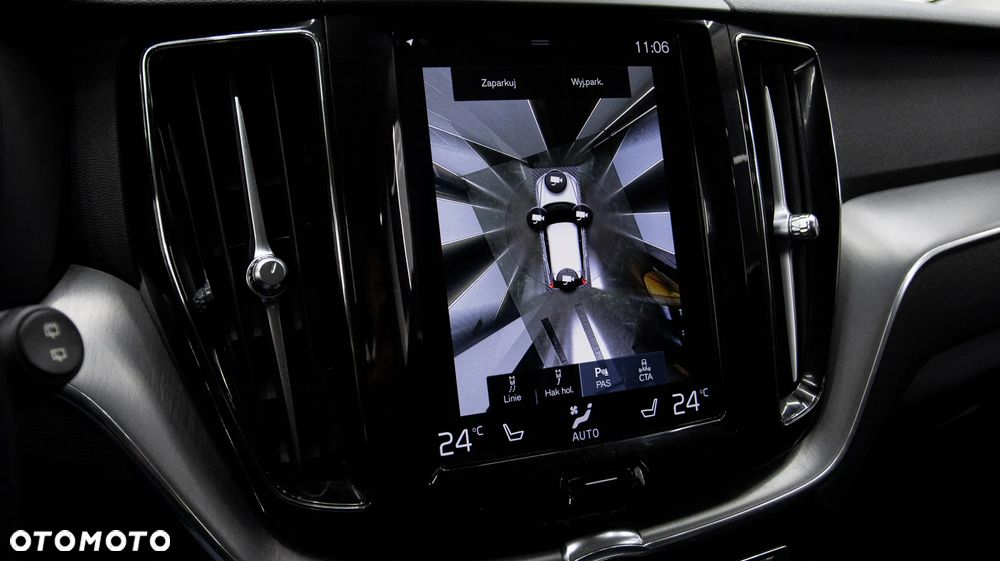 Volvo XC 60 T6 Plug-In Hybrid AWD R-Design - 28