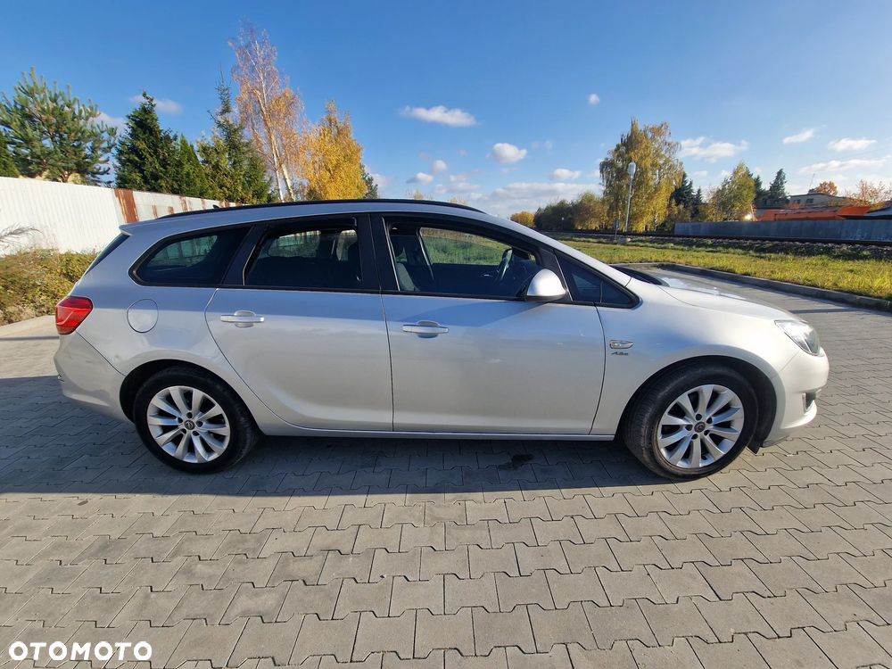 Opel Astra 2013 photo 5