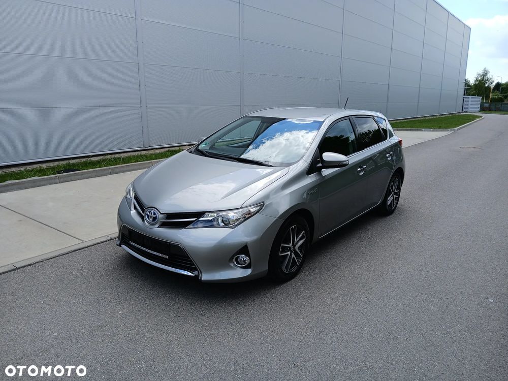 Toyota Auris 1.8 HSD Luna - 1