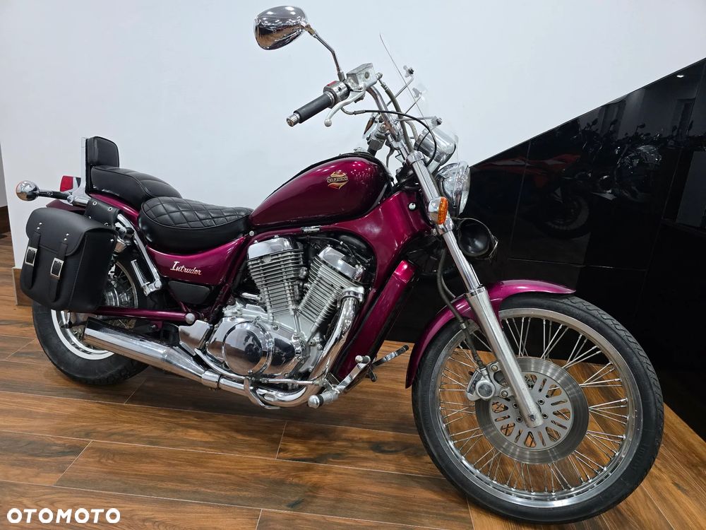 Suzuki Intruder - 7