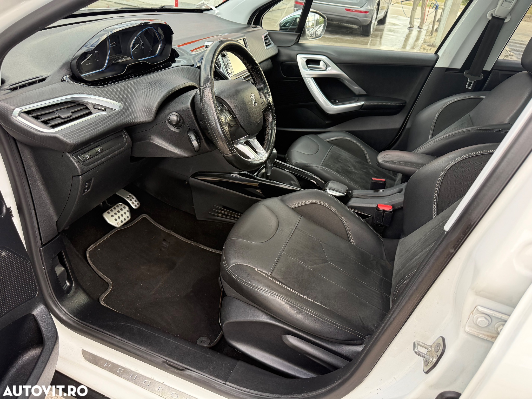 Peugeot 2008 1.2 PureTech Turbo EAT6 S&S GT-Line - 7