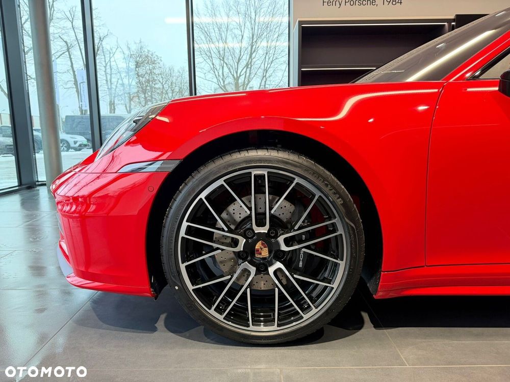 Porsche 911 Carrera - 12