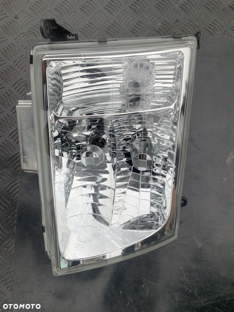 LAMPA PRAWY PRZÓD TOYOTA LAND CRUISER 100 2003-2007 NOWA KSENON - 1
