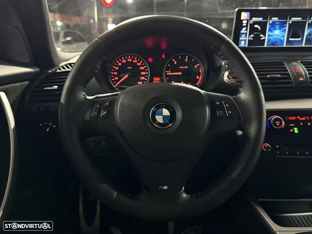 BMW 118 d Pack M - 18