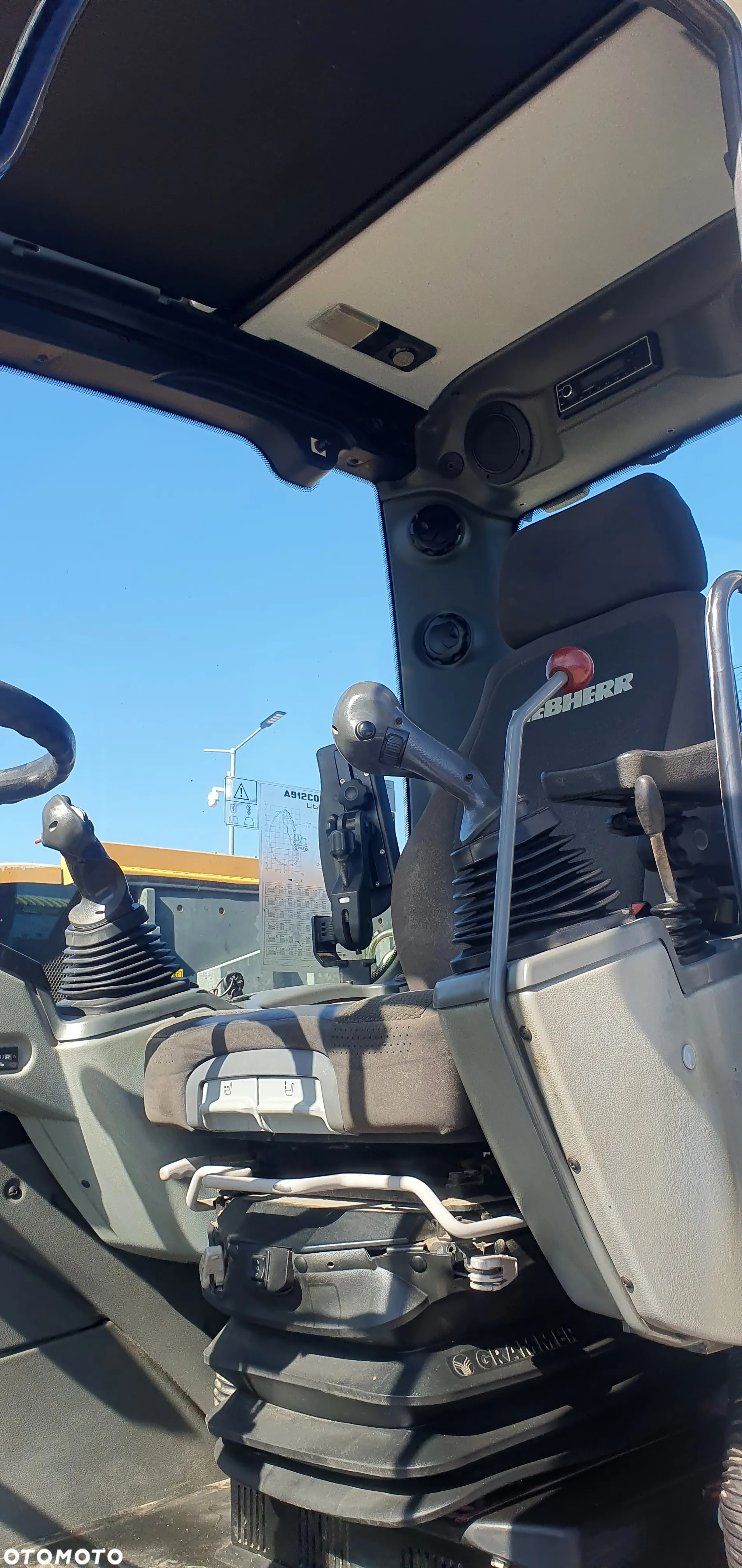 Liebherr A912 compact z rototiltem - 11