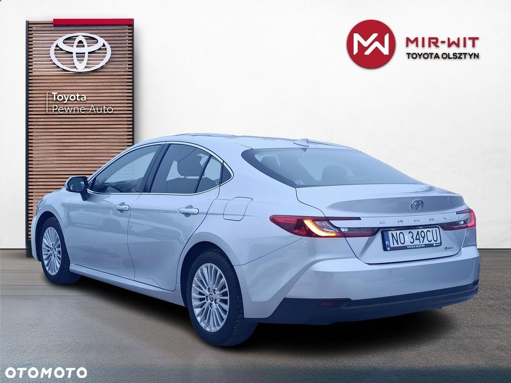 Toyota Camry - 7