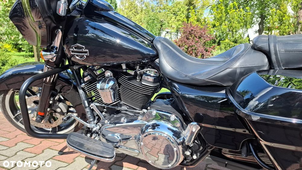 Harley-Davidson Touring Street Glide - 18