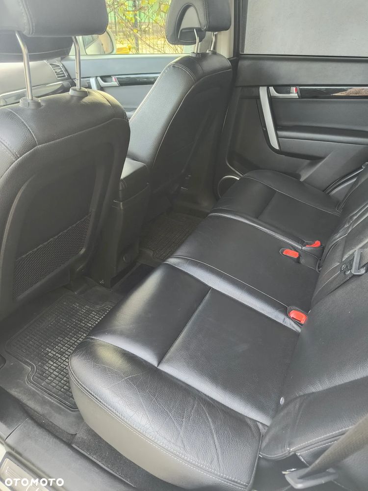 Chevrolet Captiva 2.2 D LTZ - 16