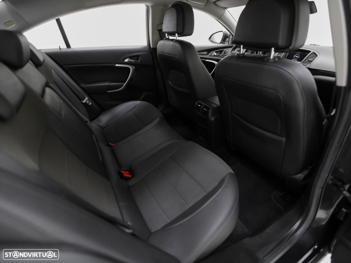 Opel Insignia - 12