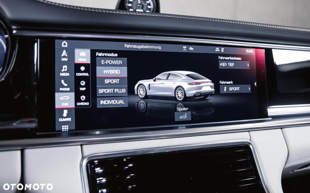 Porsche Panamera 4 E-Hybrid - 16