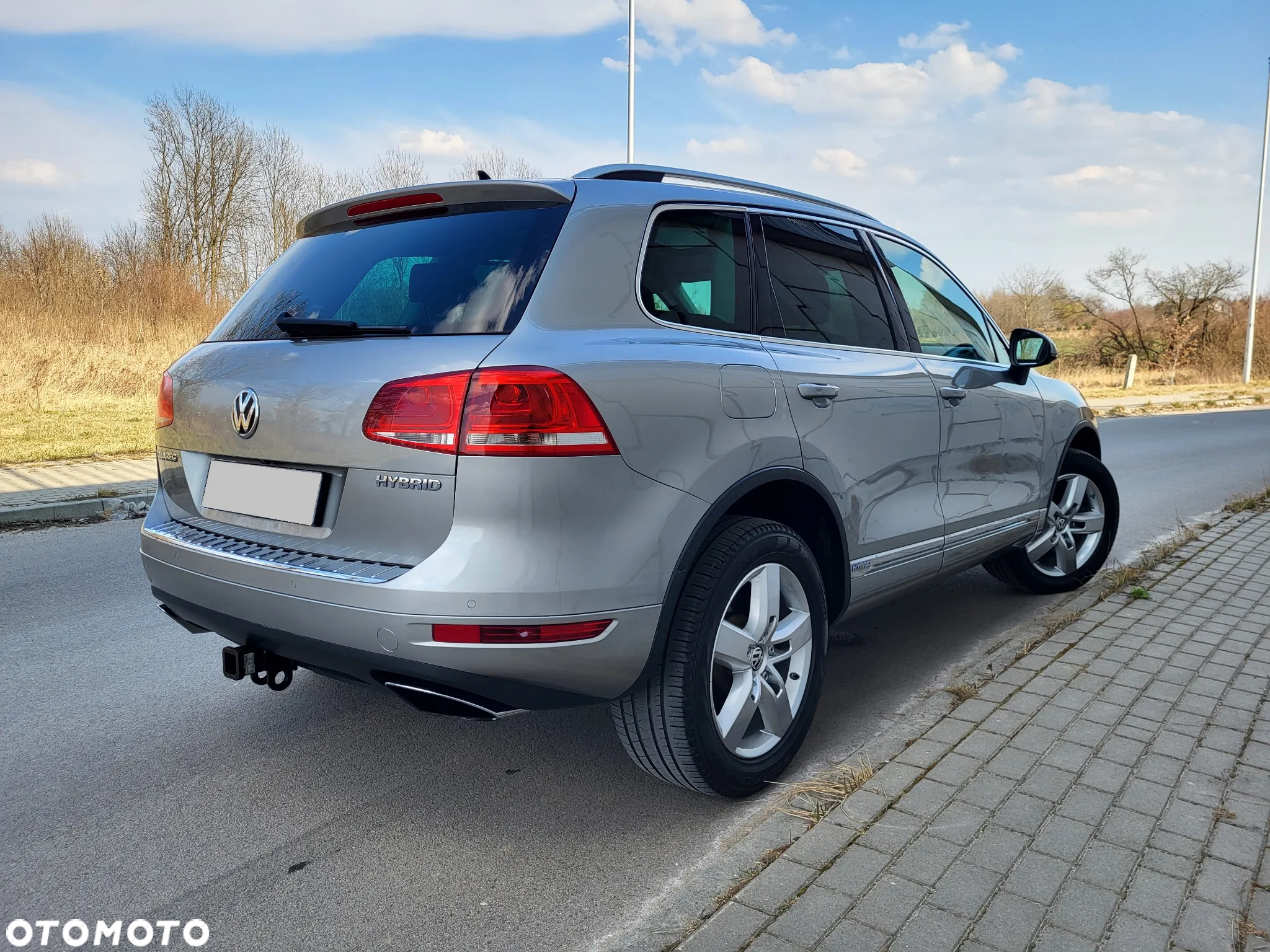 Volkswagen Touareg 3.0 Hybrid 4Motion Automatik - 4
